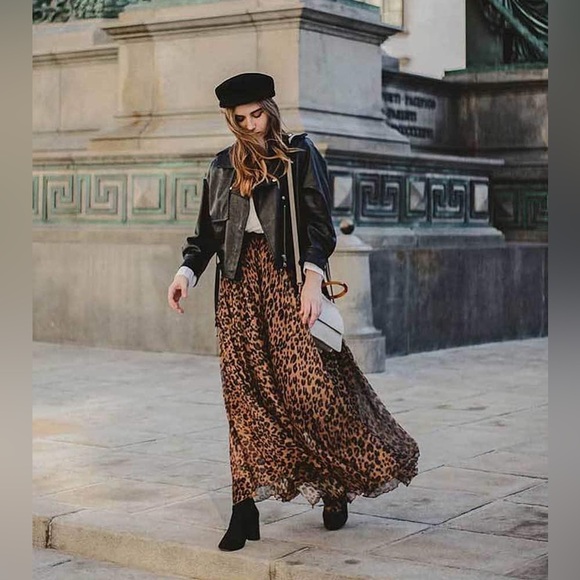 Boutique Satin Leopard Flowy A-Line Maxi Midi Skirt - Picture 6 of 16